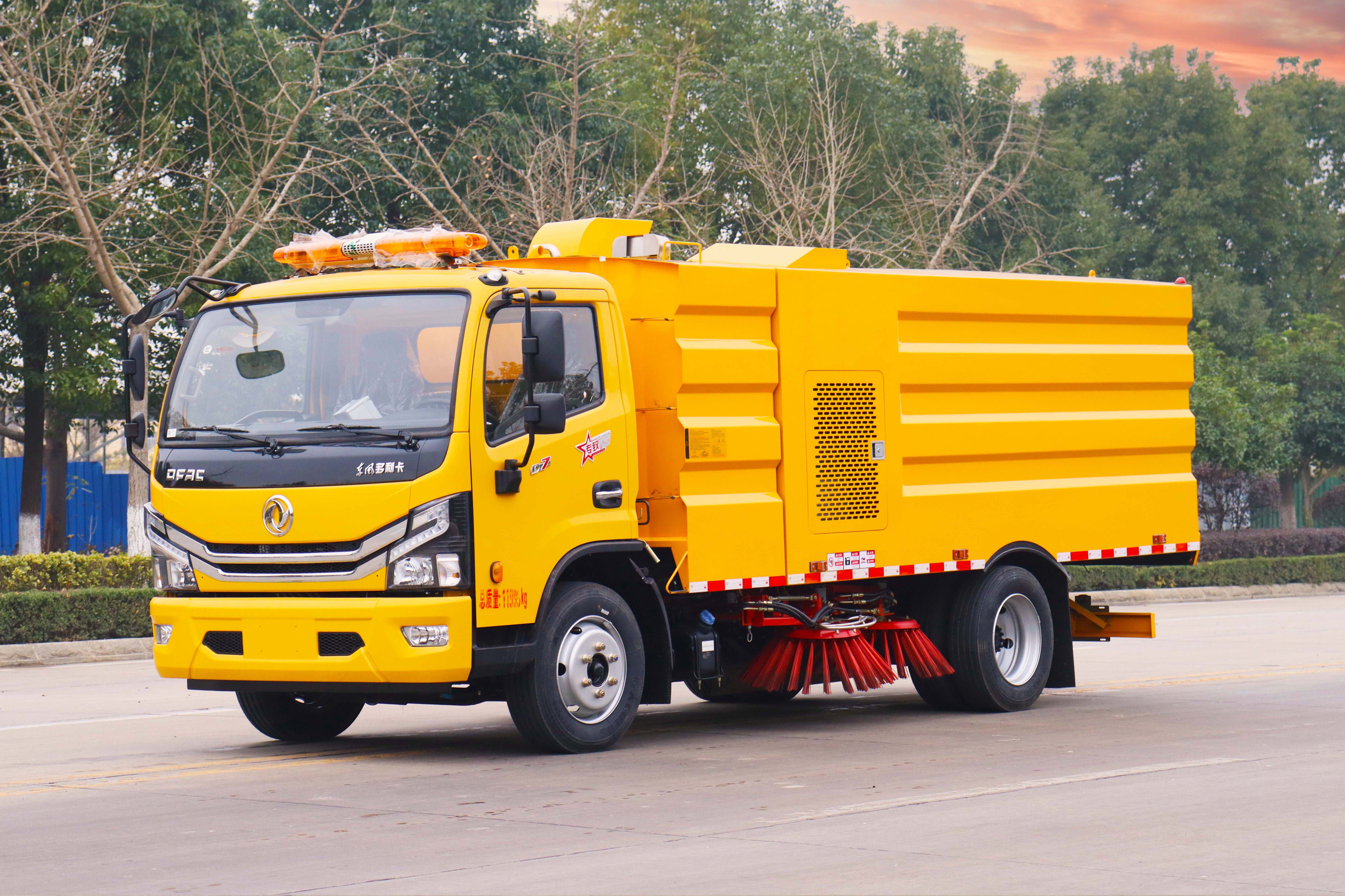 國六東風大多利卡12噸掃路車